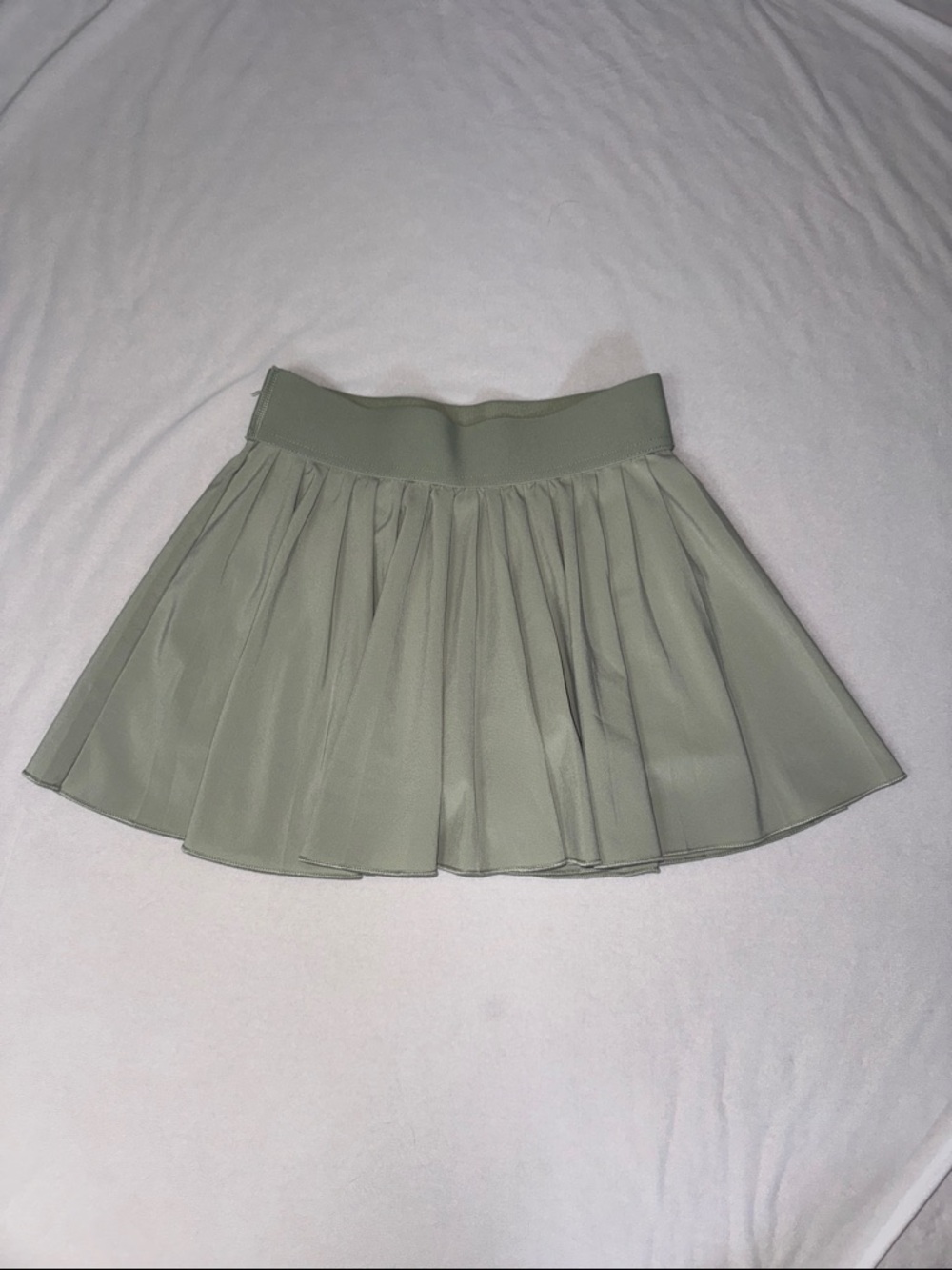 NWOT Aritzia TNA Movetech Light Sage Green Micro Action Tennis Skirt with Shorts